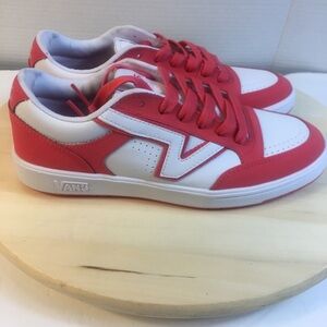 NWT WOMEN'S VANS LOWLAND COMFYCUSH SNEAKERS/SHOES Sz 9